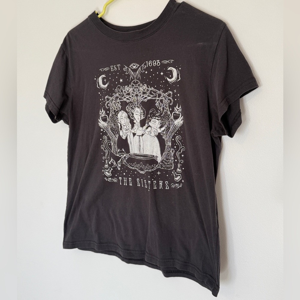 The Sisters Graphic Tee – Black Short Sleeve Witchy Halloween Shirt XL